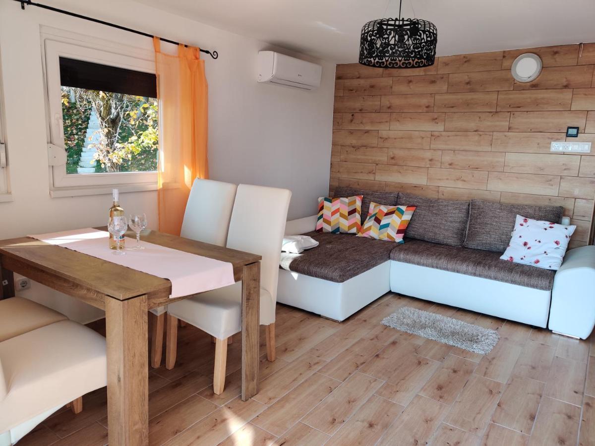 Appartement Krisztina - Különálló - Itt Csak Ti Vagytok *